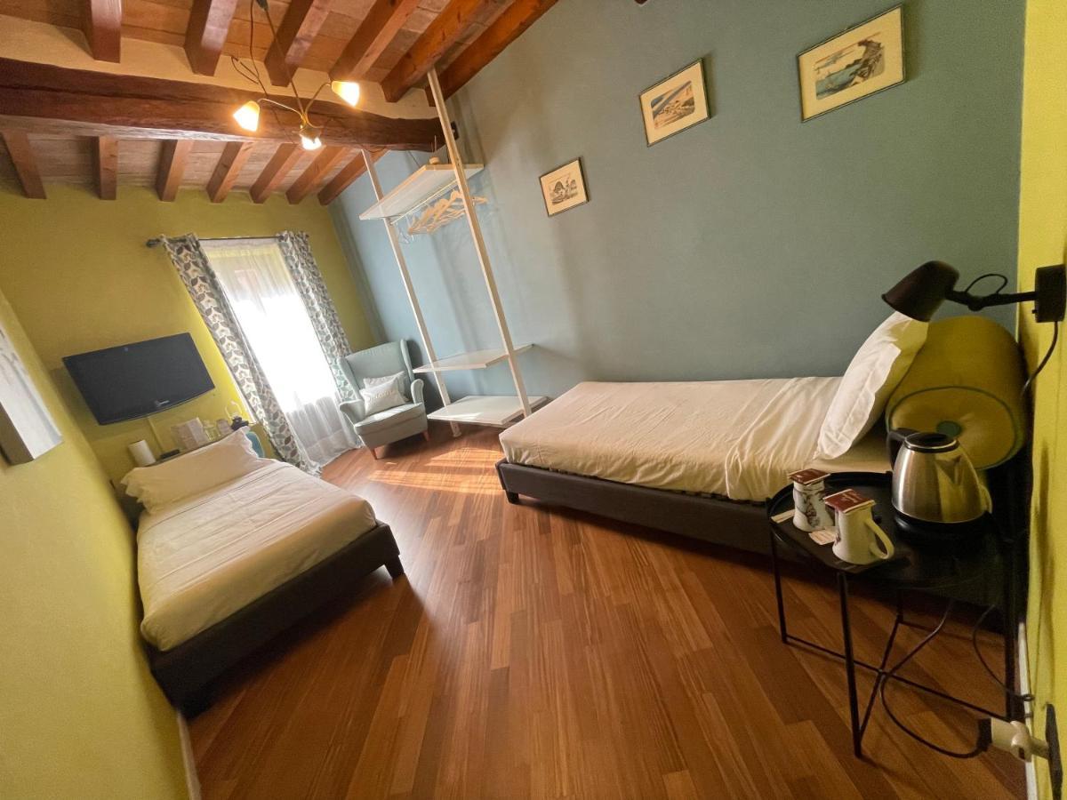 Le Camere Di Bsuites Affittacamere Parma Bagian luar foto