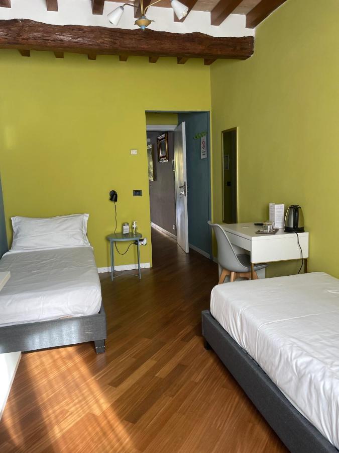 Le Camere Di Bsuites Affittacamere Parma Bagian luar foto