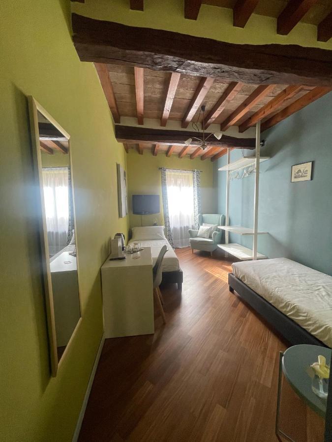 Le Camere Di Bsuites Affittacamere Parma Bagian luar foto