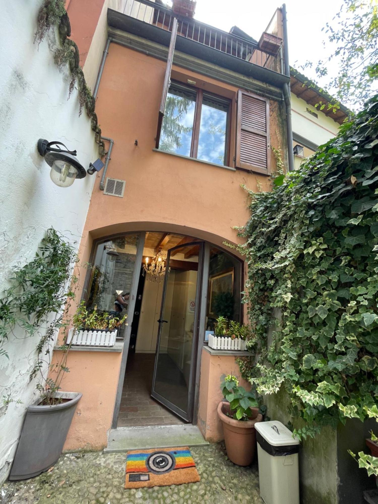 Le Camere Di Bsuites Affittacamere Parma Bagian luar foto