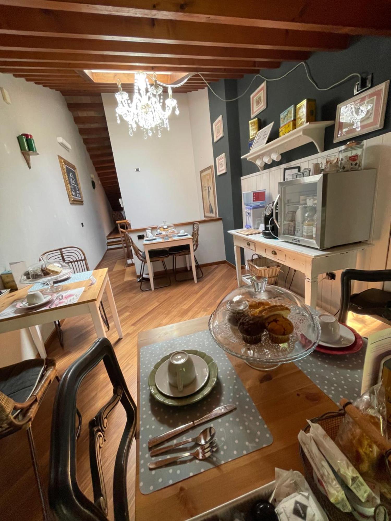 Le Camere Di Bsuites Affittacamere Parma Bagian luar foto