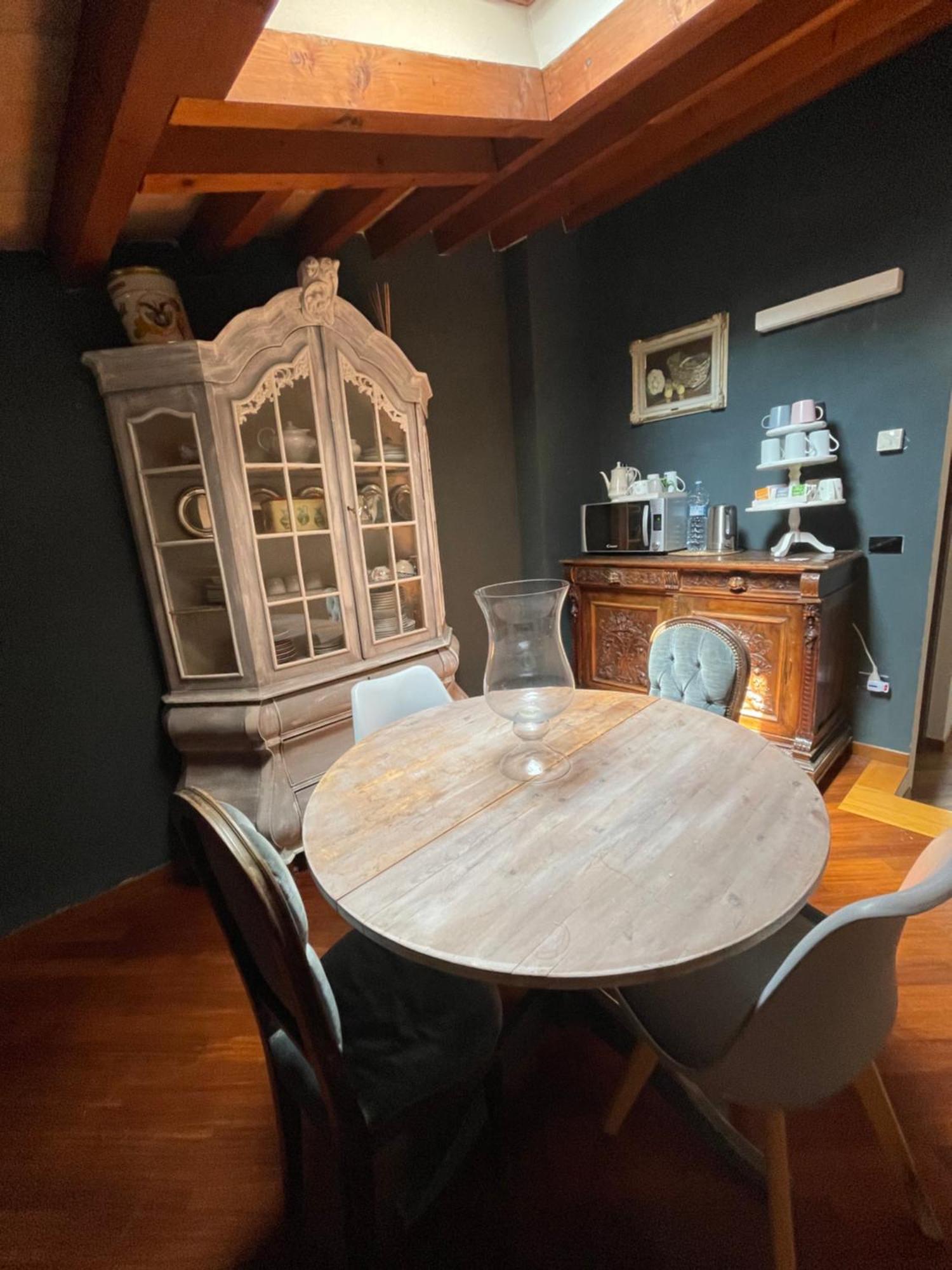Le Camere Di Bsuites Affittacamere Parma Bagian luar foto