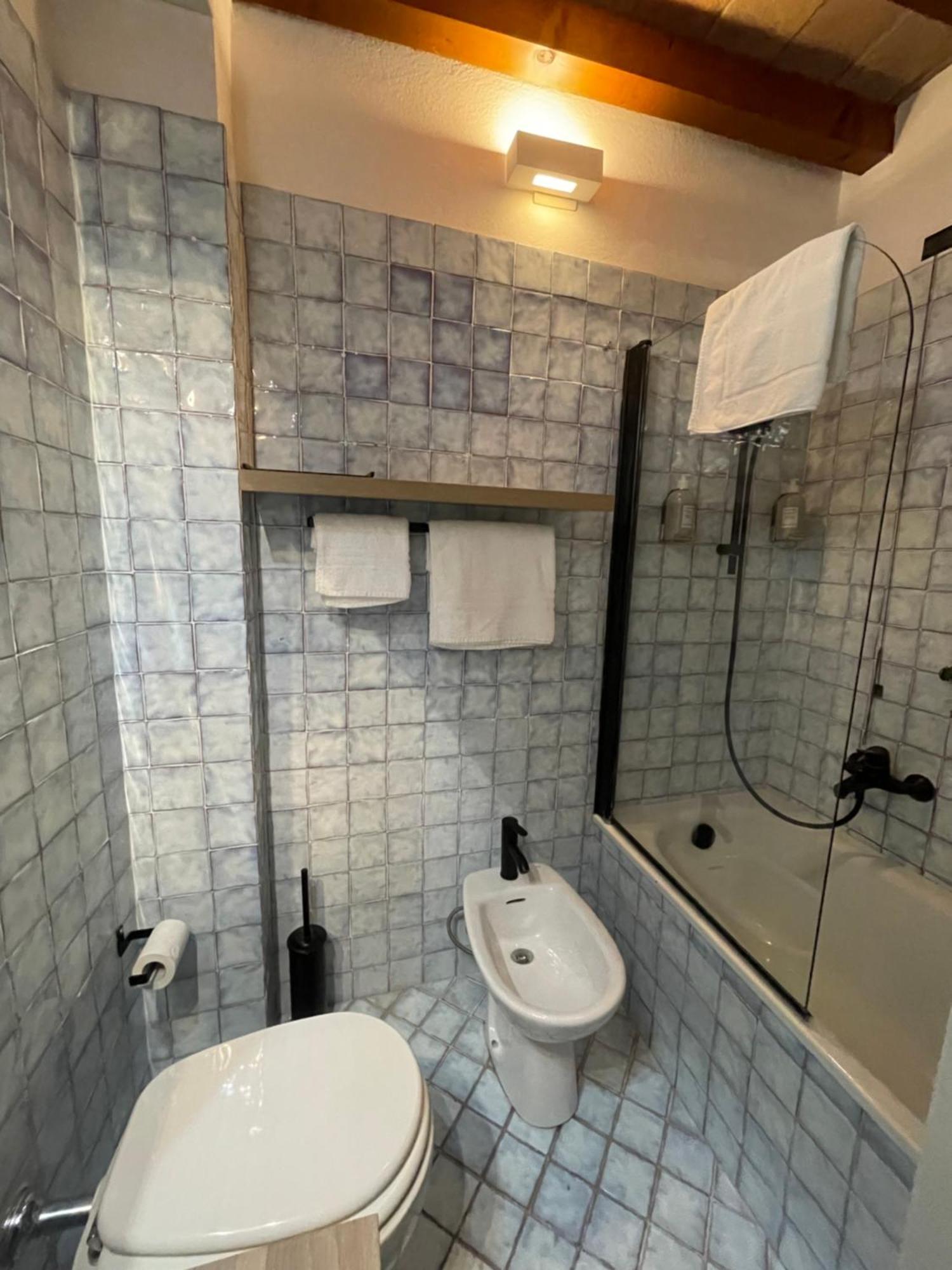 Le Camere Di Bsuites Affittacamere Parma Ruang foto