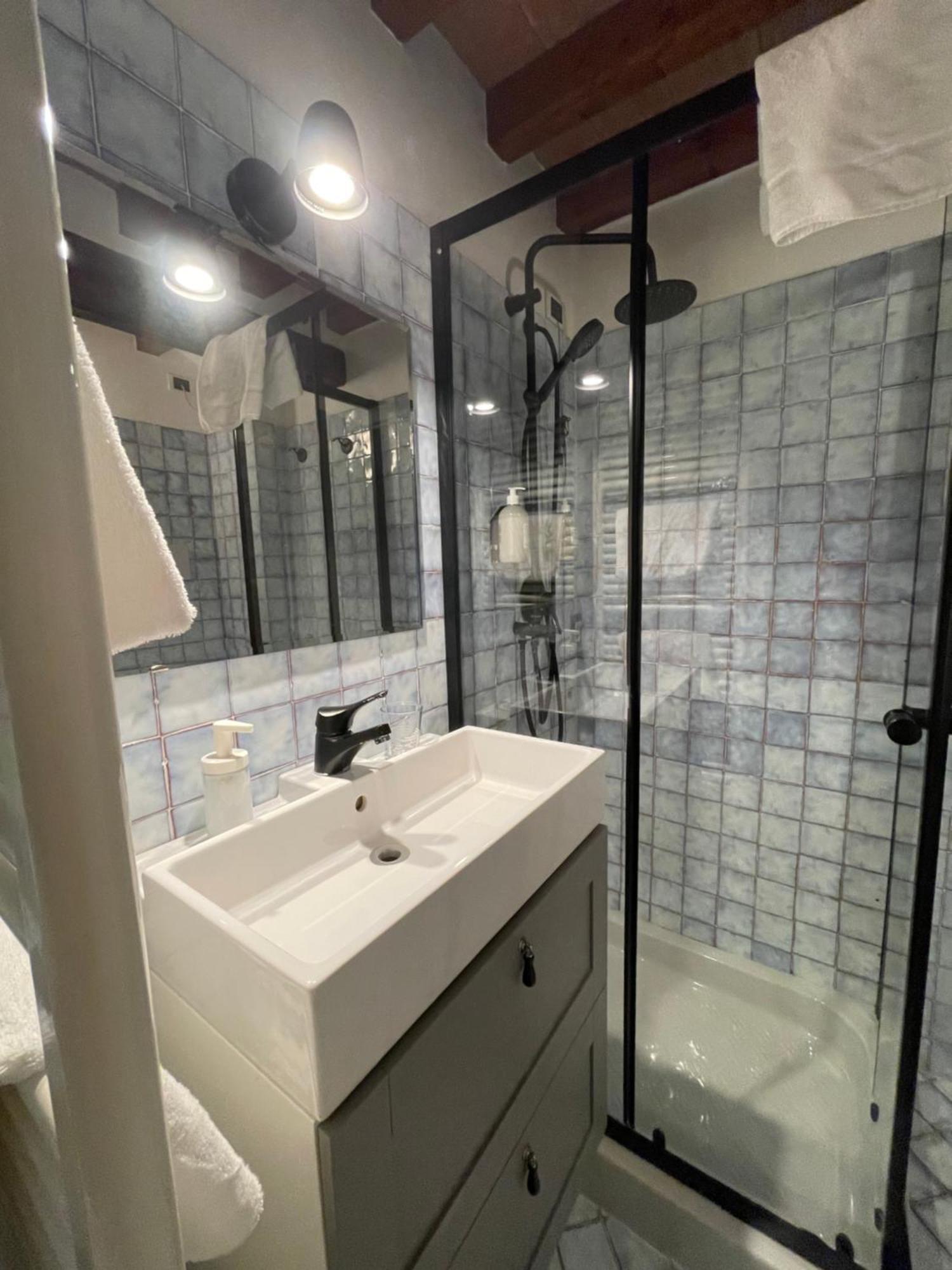 Le Camere Di Bsuites Affittacamere Parma Bagian luar foto
