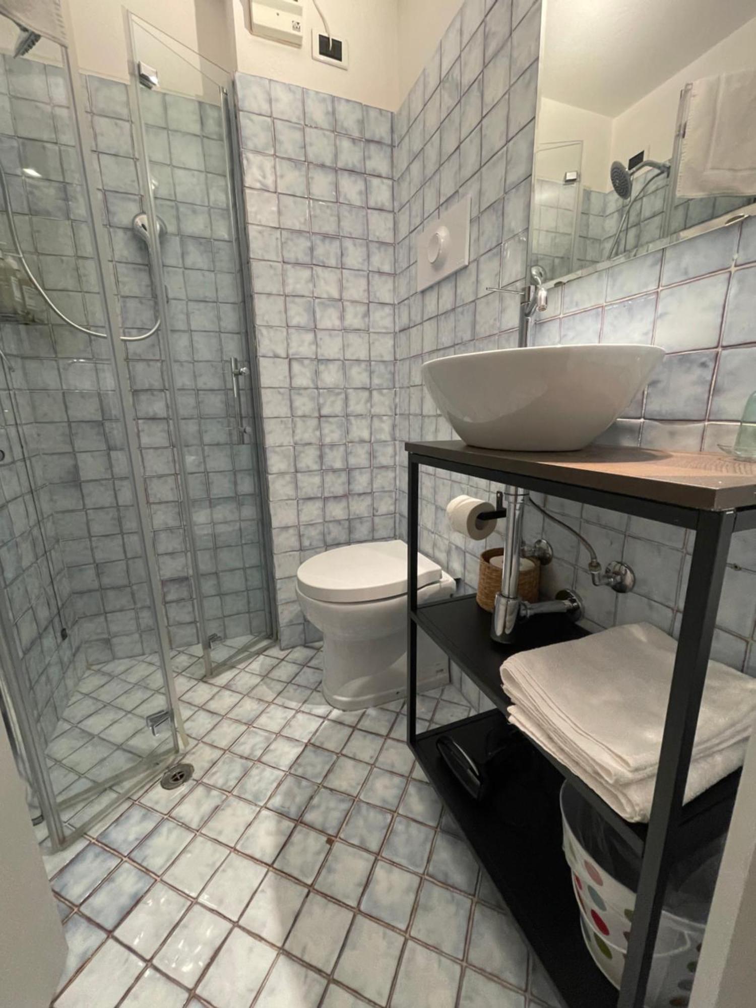 Le Camere Di Bsuites Affittacamere Parma Bagian luar foto